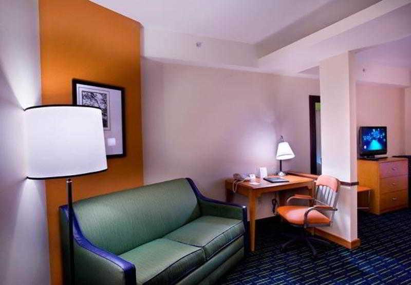 Fairfield Inn And Suites Cleveland Quarto foto