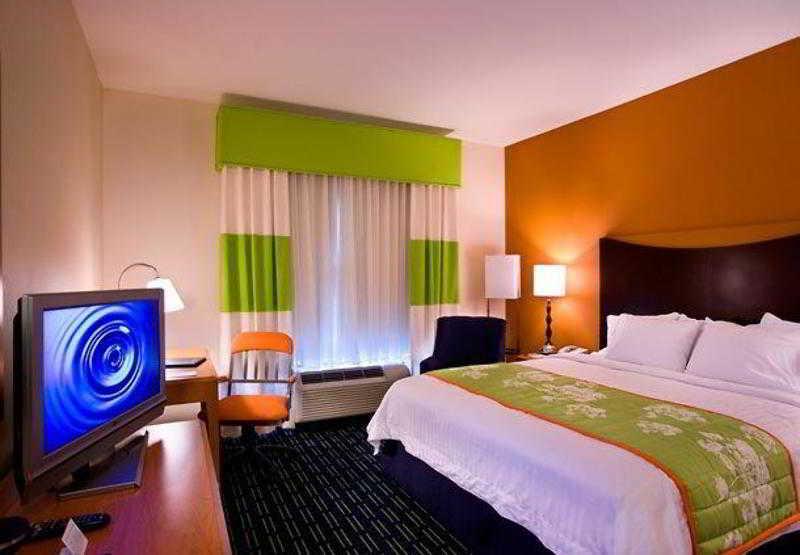Fairfield Inn And Suites Cleveland Quarto foto